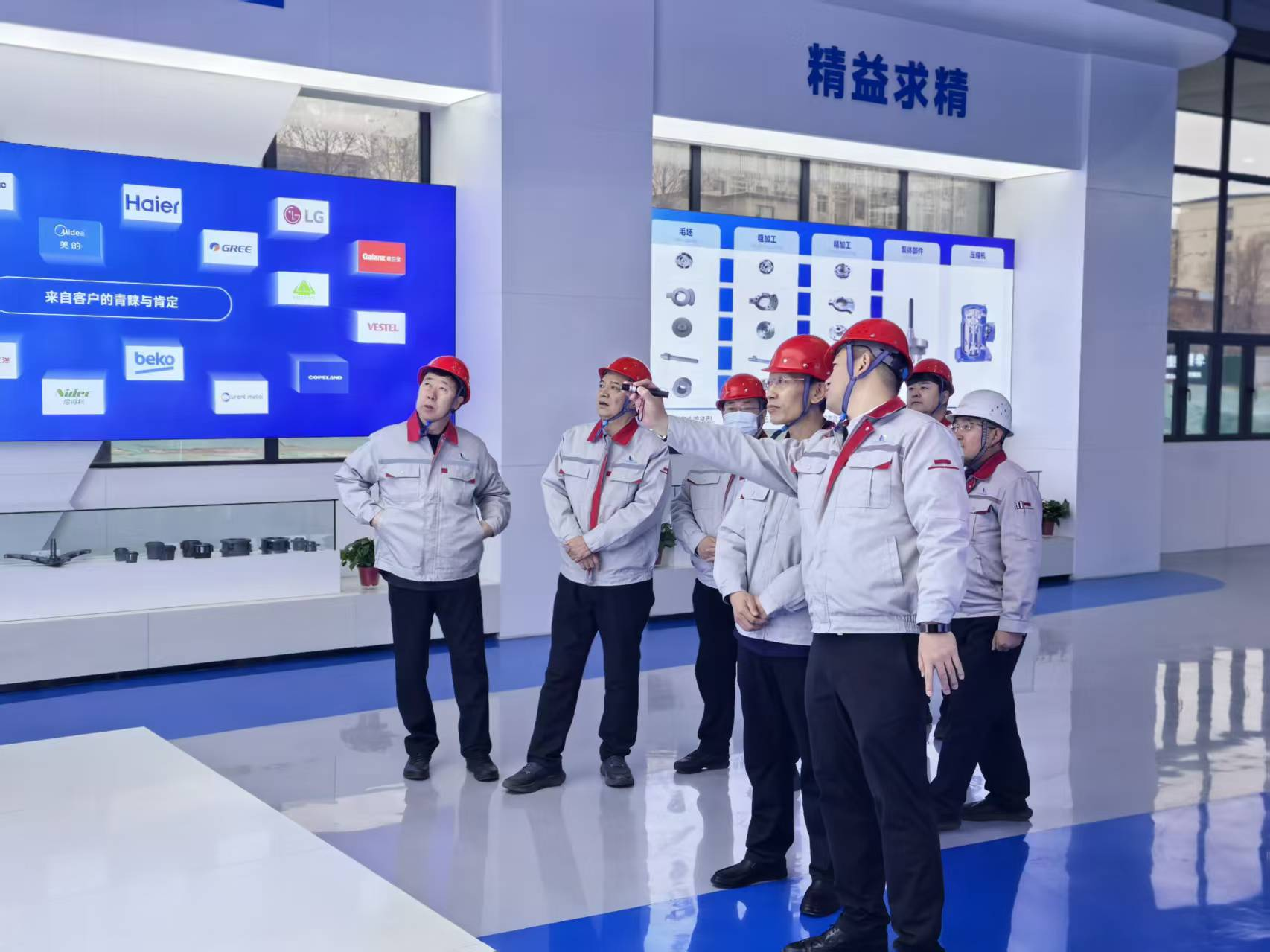 臨汾市委常委、洪洞縣委書記張晉偉深入華翔洪洞智能科技產(chǎn)業(yè)園調(diào)研